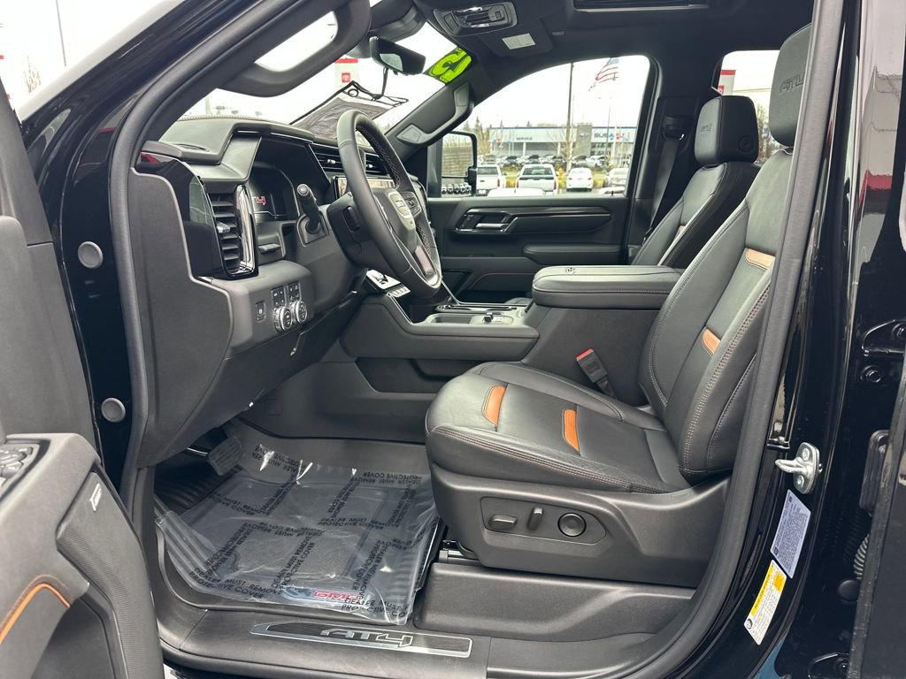 Used 2025 GMC Sierra 3500 AT4 w/ AT4 Premium Plus Package image 12