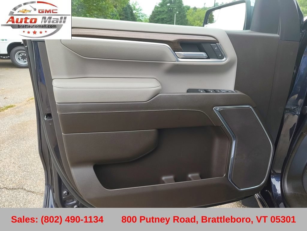 Used 2022 Chevrolet Silverado 1500 LT w/ Z71 Off-Road Package AWD/4WD image 12