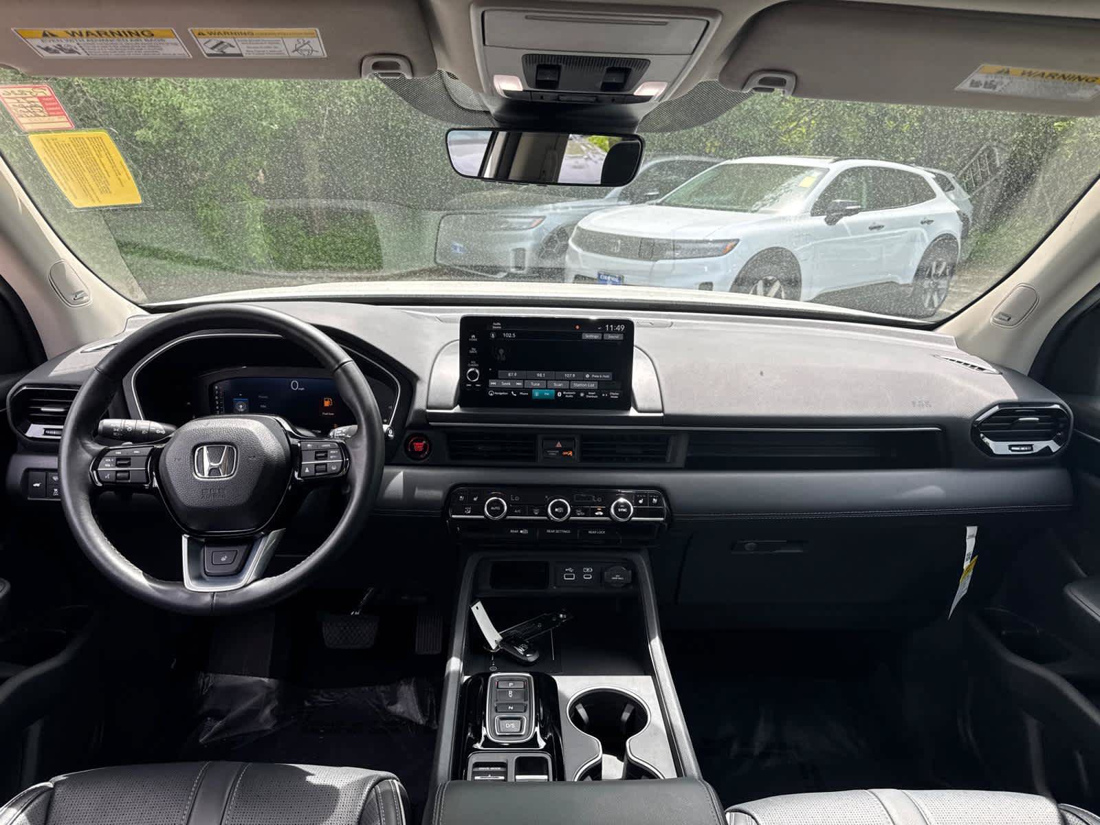 Used 2025 Honda Pilot Elite image 31