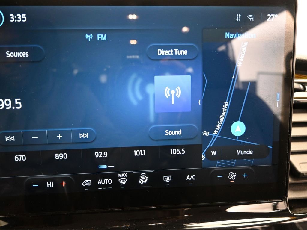 Used 2023 Ford Transit 350 XLT image 26