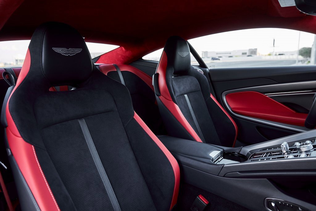 Used 2024 Aston Martin DB12 image 34