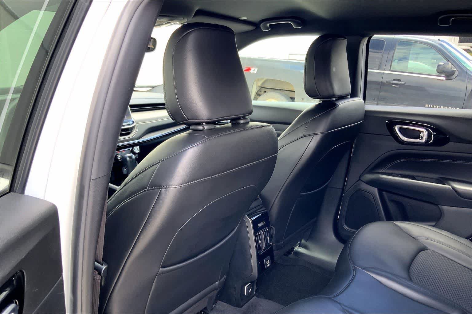 Used 2022 Jeep Compass Latitude FWD image 12