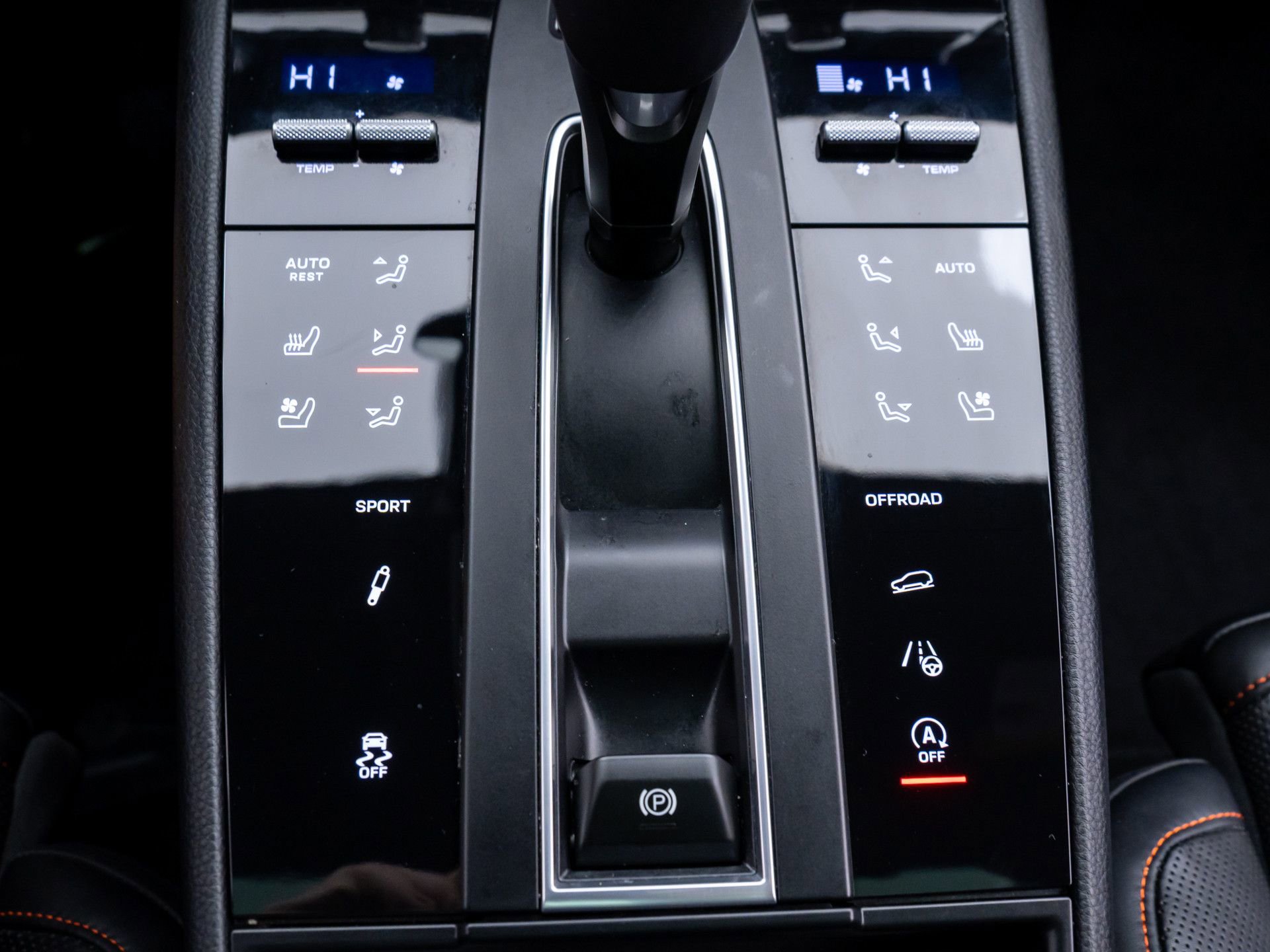 Certified 2023 Porsche Macan S image 25