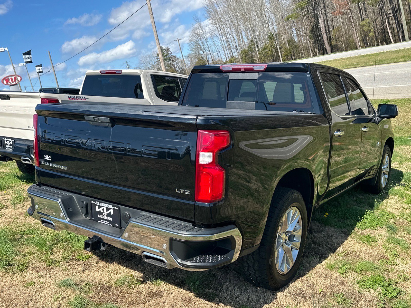 Used 2019 Chevrolet Silverado 1500 LTZ w/ LTZ Texas Edition image 3