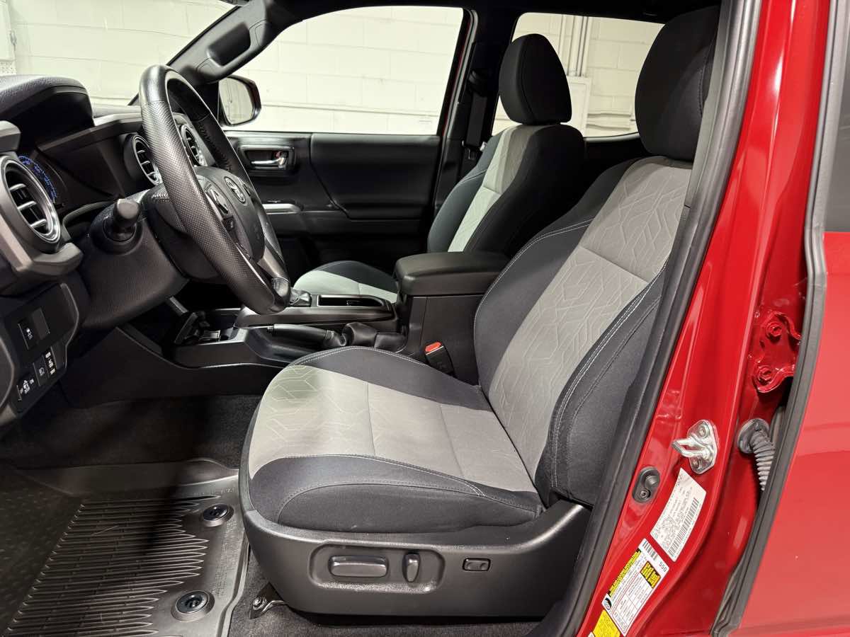 Used 2023 Toyota Tacoma TRD Sport image 14