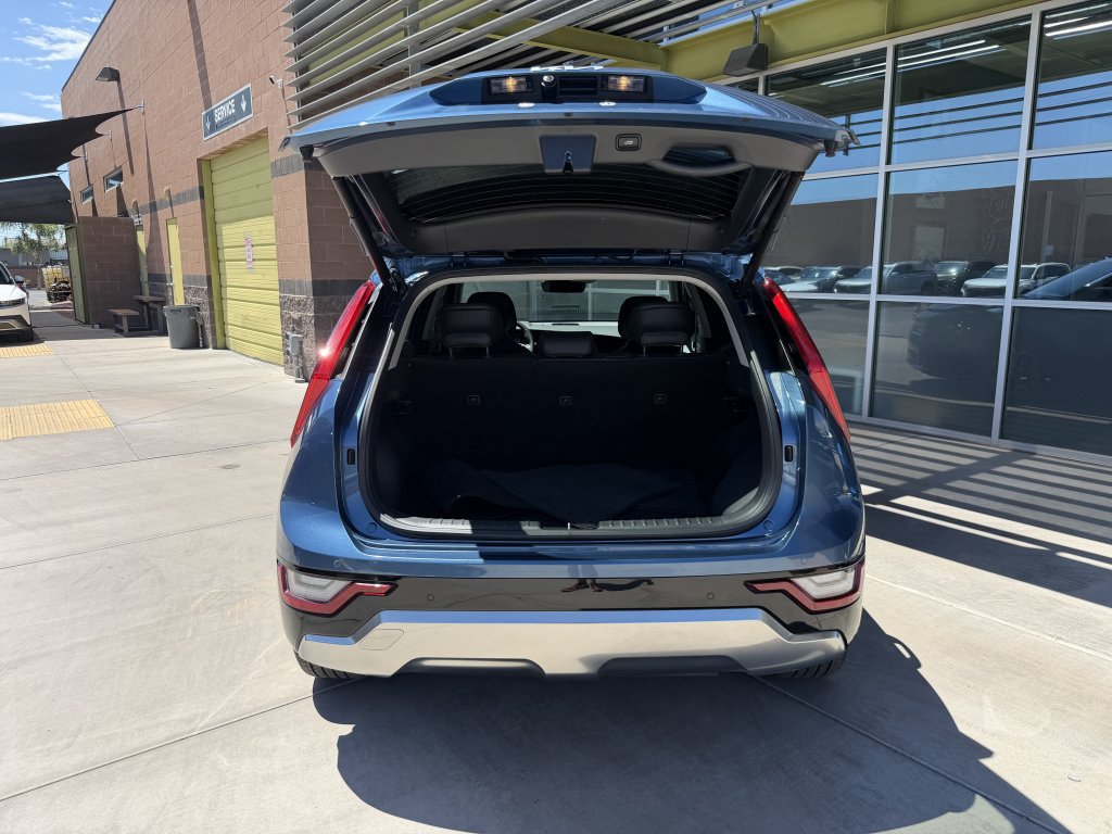 Used 2024 Kia Niro SX Touring FWD image 34