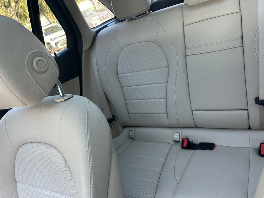 Used 2019 Mercedes-Benz GLC 300 4MATIC image 12