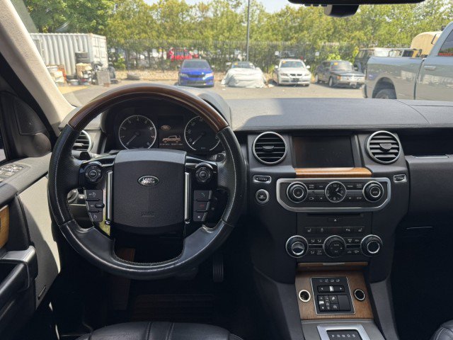 Used 2016 Land Rover LR4 HSE Silver Edition AWD/4WD image 36