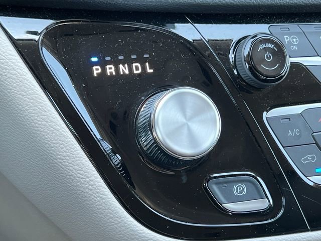 Used 2024 Chrysler Pacifica Touring-L FWD image 29