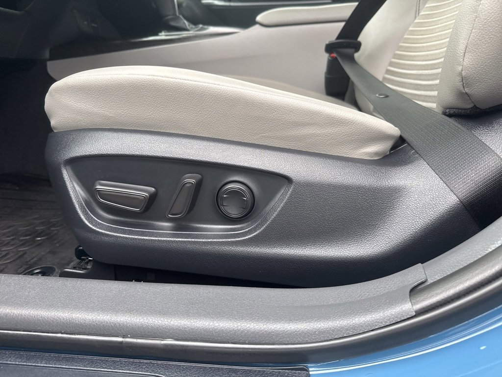 Used 2024 Toyota Camry SE image 15