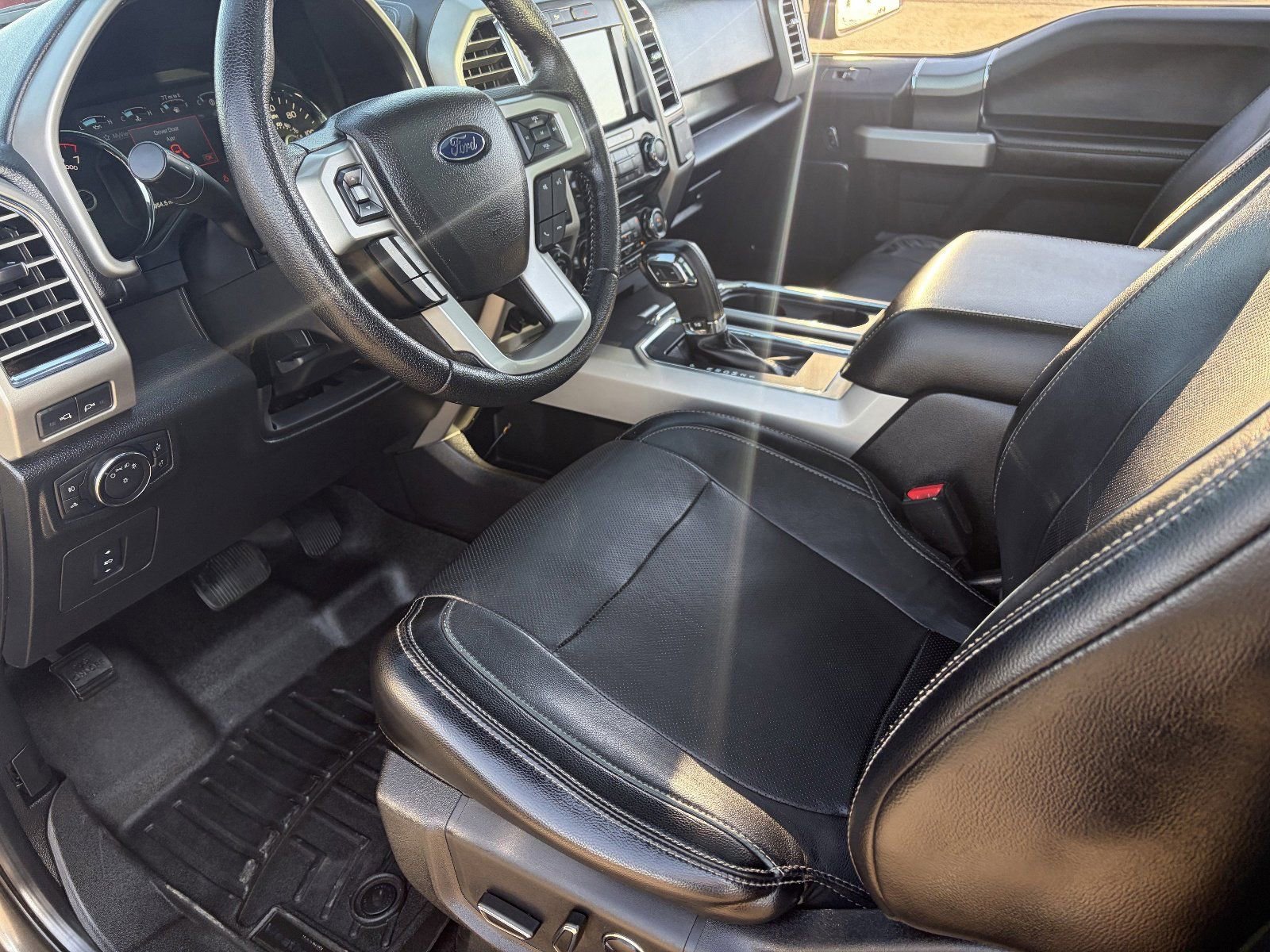 Used 2016 Ford F150 Lariat image 19
