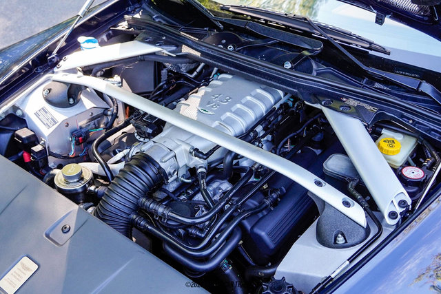 Used 2008 Aston Martin V8 Vantage Roadster RWD image 23
