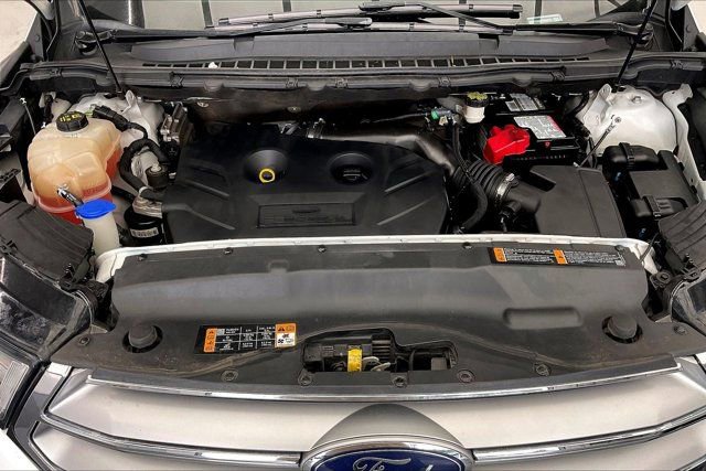 Used 2016 Ford Edge SE FWD image 9