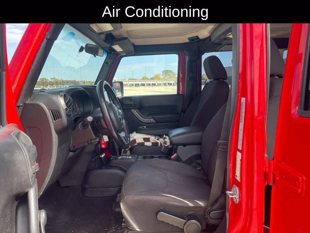 Used 2015 Jeep Wrangler Unlimited Sport w/ Connectivity Group AWD/4WD image 10
