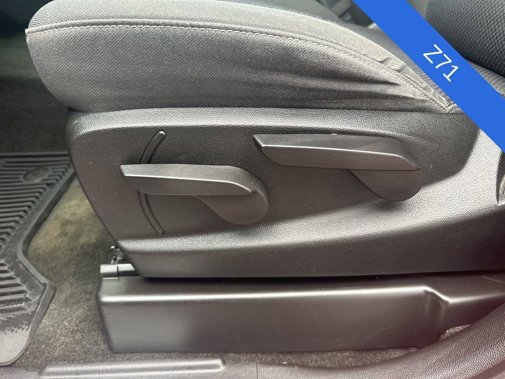 Used 2018 Chevrolet Silverado 1500 LT image 12