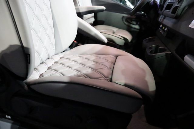 Used 2023 Mercedes-Benz Sprinter 2500 image 30