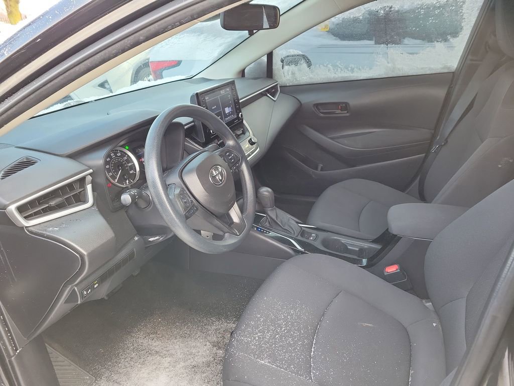 Used 2022 Toyota Corolla LE image 4