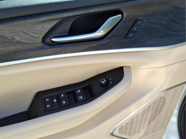 Used 2026 Jeep Grand Cherokee Limited AWD/4WD image 17