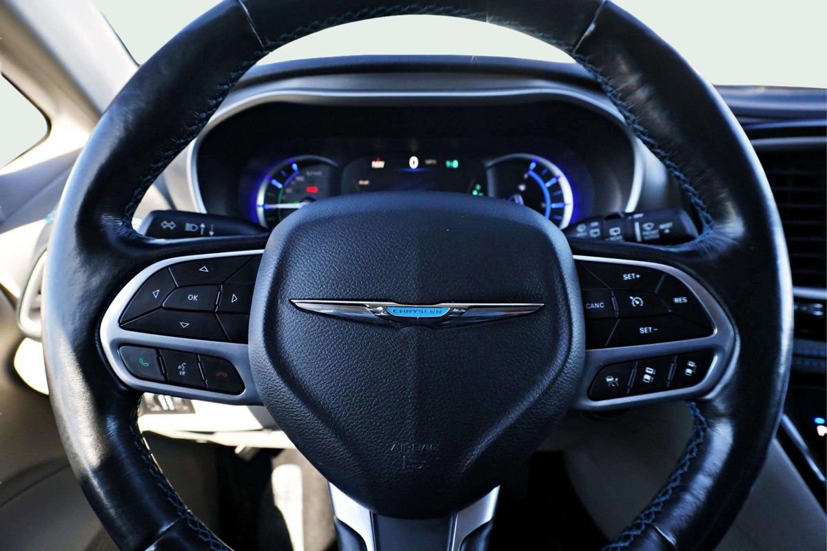 Used 2021 Chrysler Pacifica Touring-L image 24