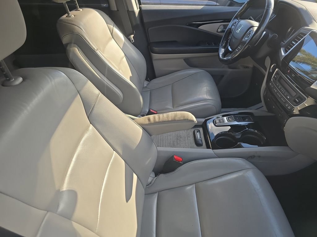 Used 2018 Honda Pilot Touring image 12