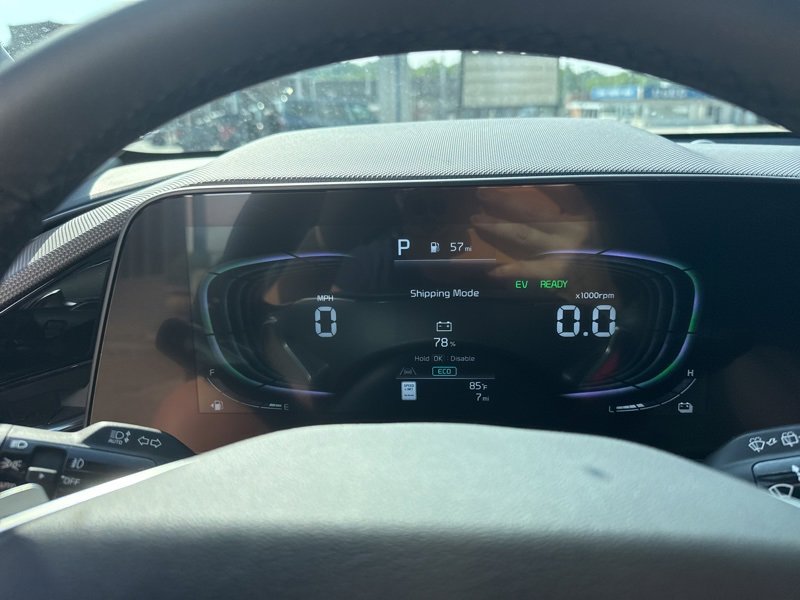 New 2025 Kia Niro EX Touring image 30