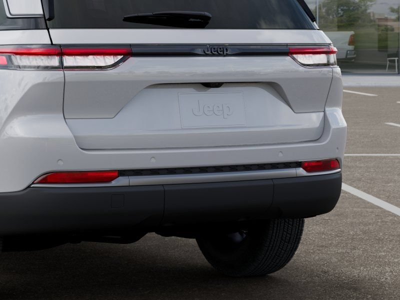 New 2026 Jeep Grand Cherokee Altitude RWD image 13