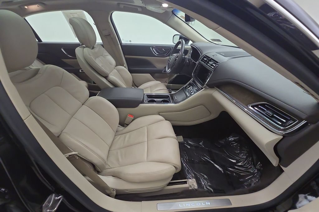 Used 2017 Lincoln Continental Select w/ Climate Package AWD/4WD image 29