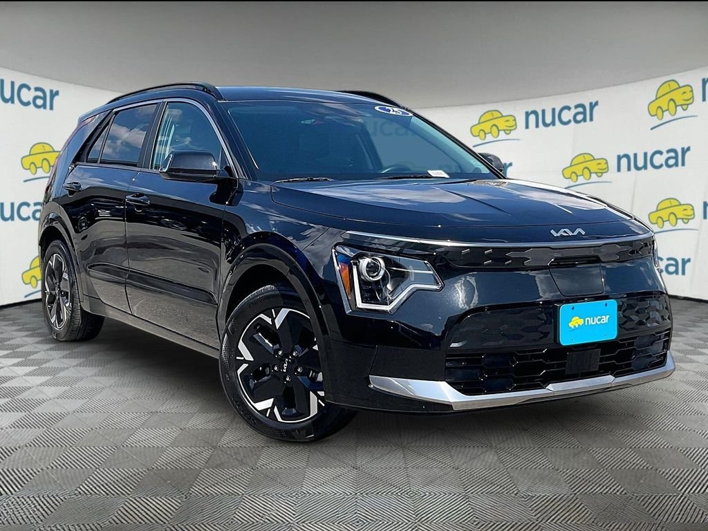 Used 2025 Kia Niro Wind w/ Wind Preserve Package FWD image 1
