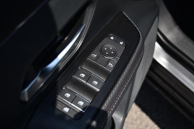 New 2025 Nissan Kicks SR image 9