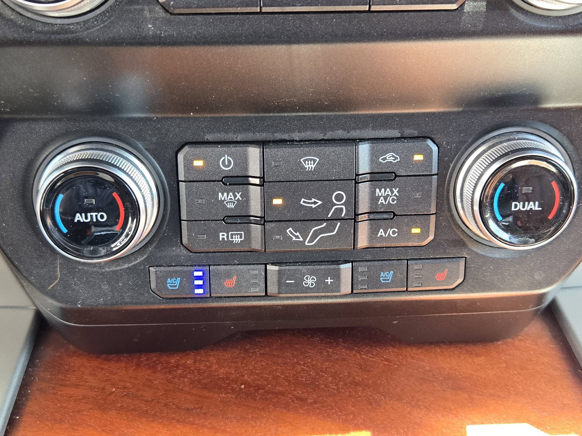 Used 2019 Ford F350 King Ranch w/ King Ranch Ultimate Package AWD/4WD image 17