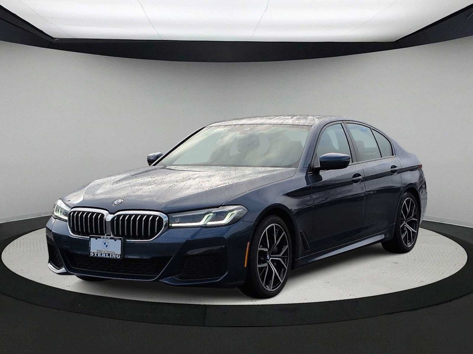 Used 2022 BMW 530i xDrive w/ M Sport Package AWD/4WD image 4