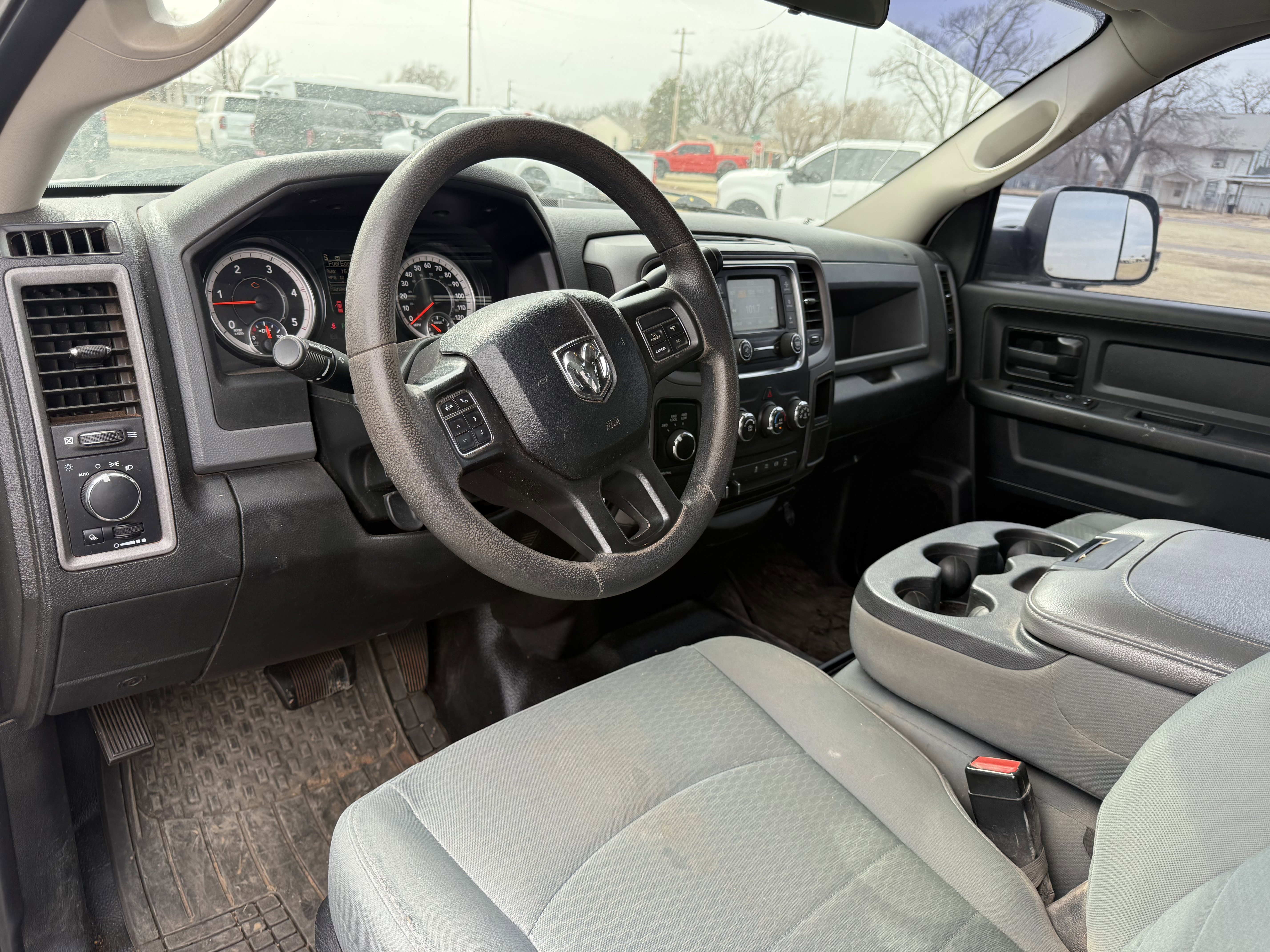 Used 2018 RAM 2500 Tradesman w/ Chrome Appearance Group AWD/4WD image 6