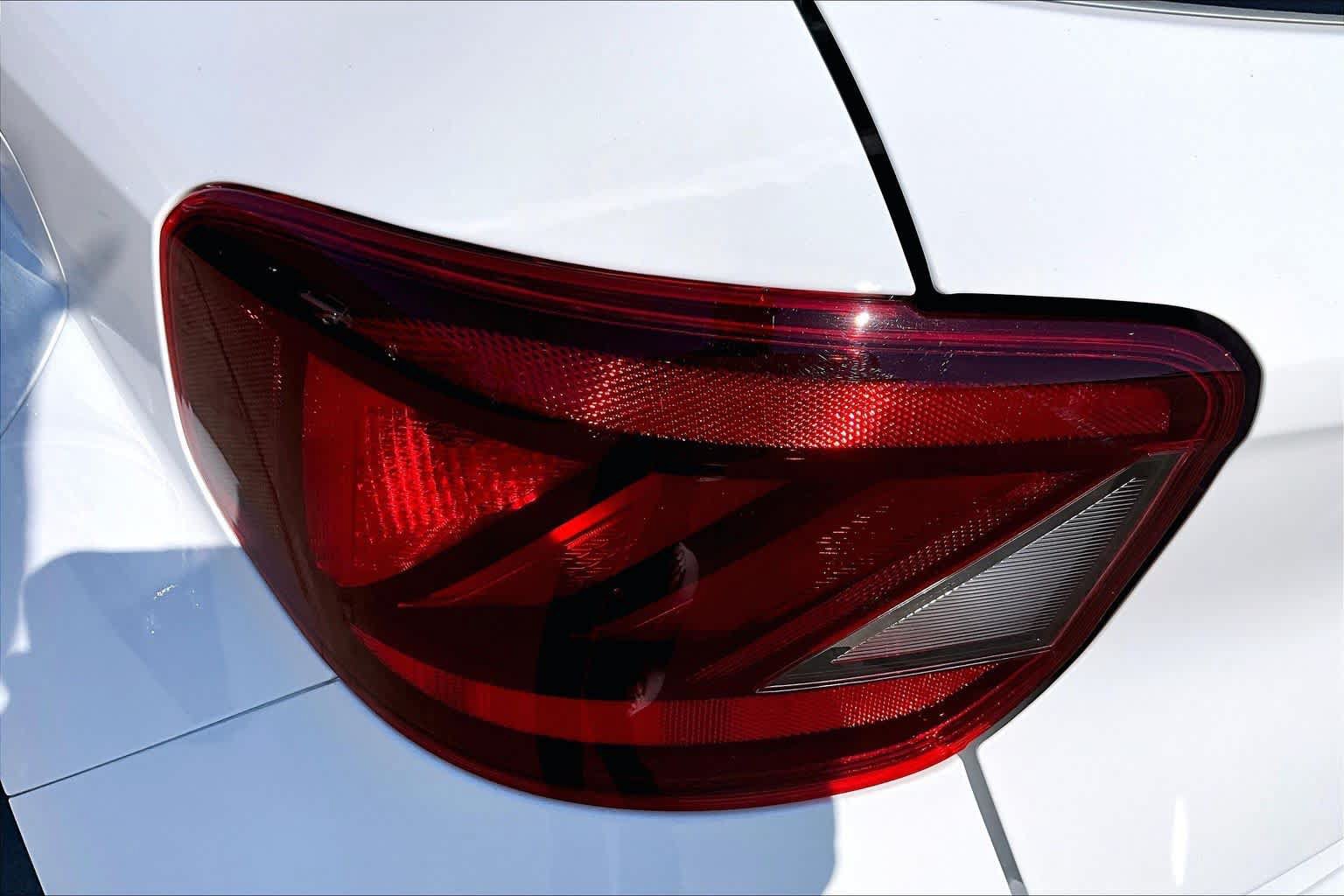 Used 2026 Hyundai Venue SE FWD image 28