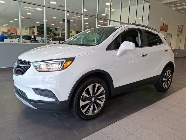 Used 2021 Buick Encore Preferred w/ Safety Package II AWD/4WD image 3