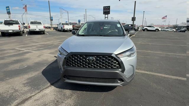 Used 2022 Toyota Corolla Cross L image 3