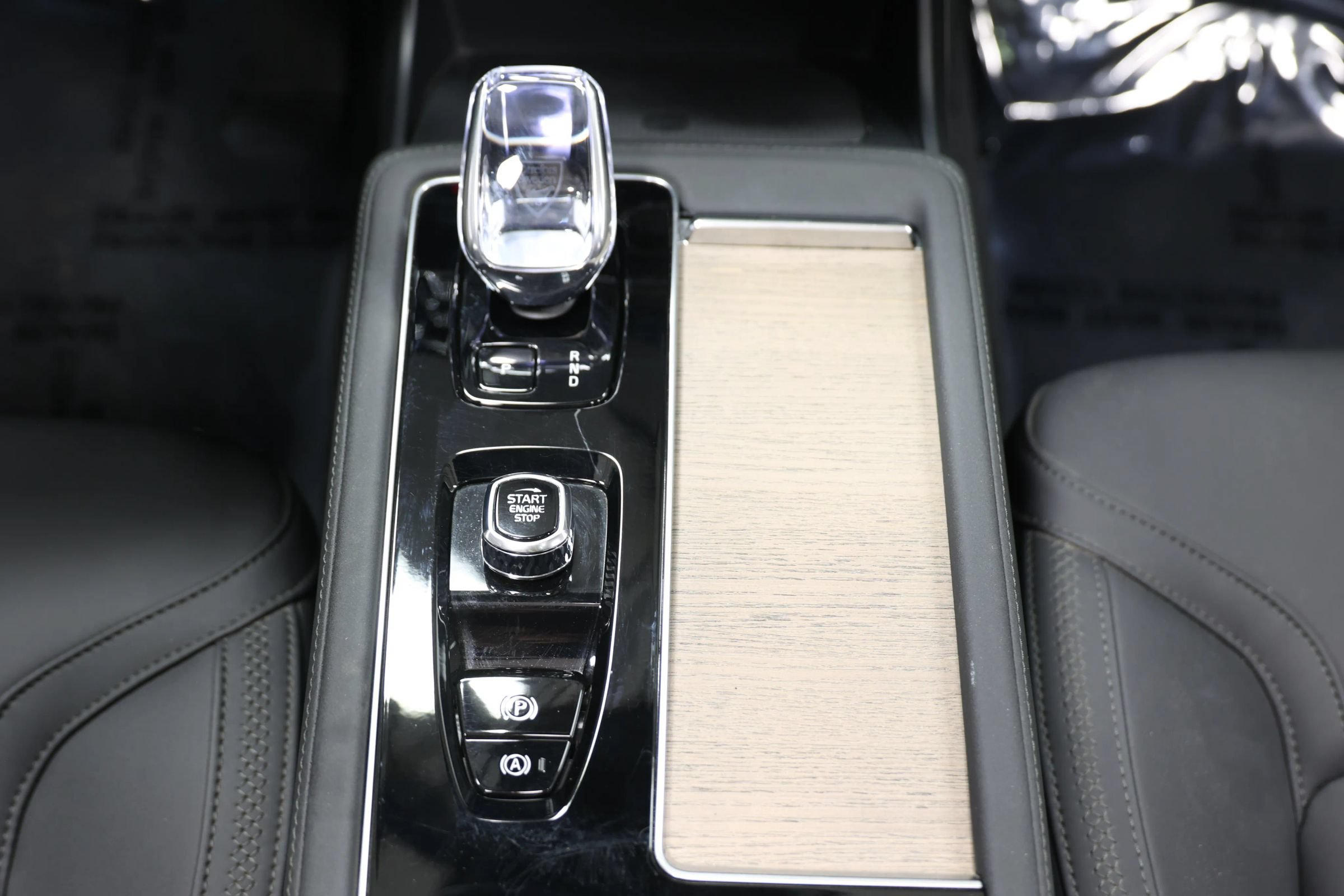Used 2025 Volvo XC90 T8 Plus w/ Protection Package Premier AWD/4WD image 37