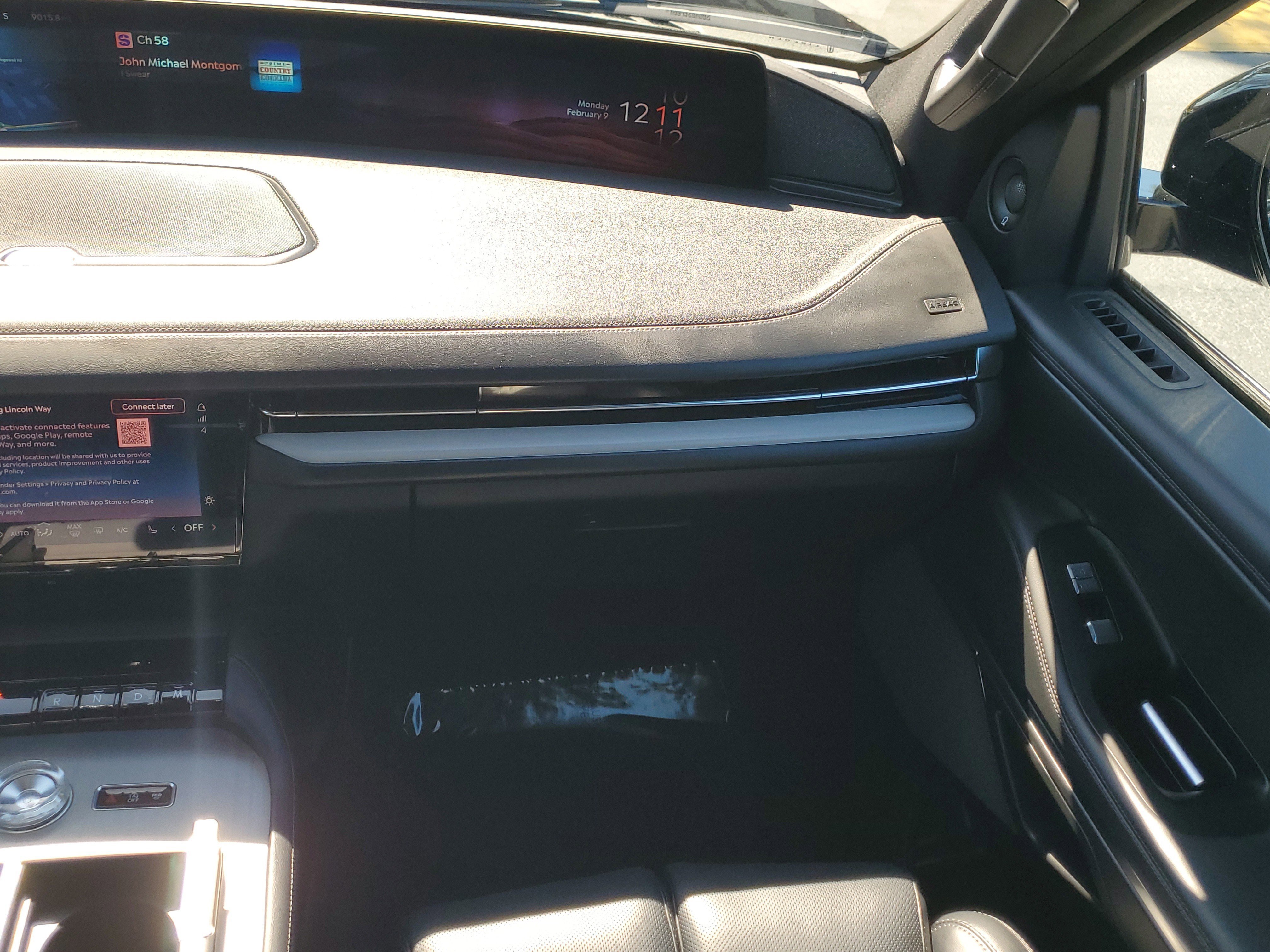 Used 2025 Lincoln Navigator Reserve w/ Jet Appearance Package image 17