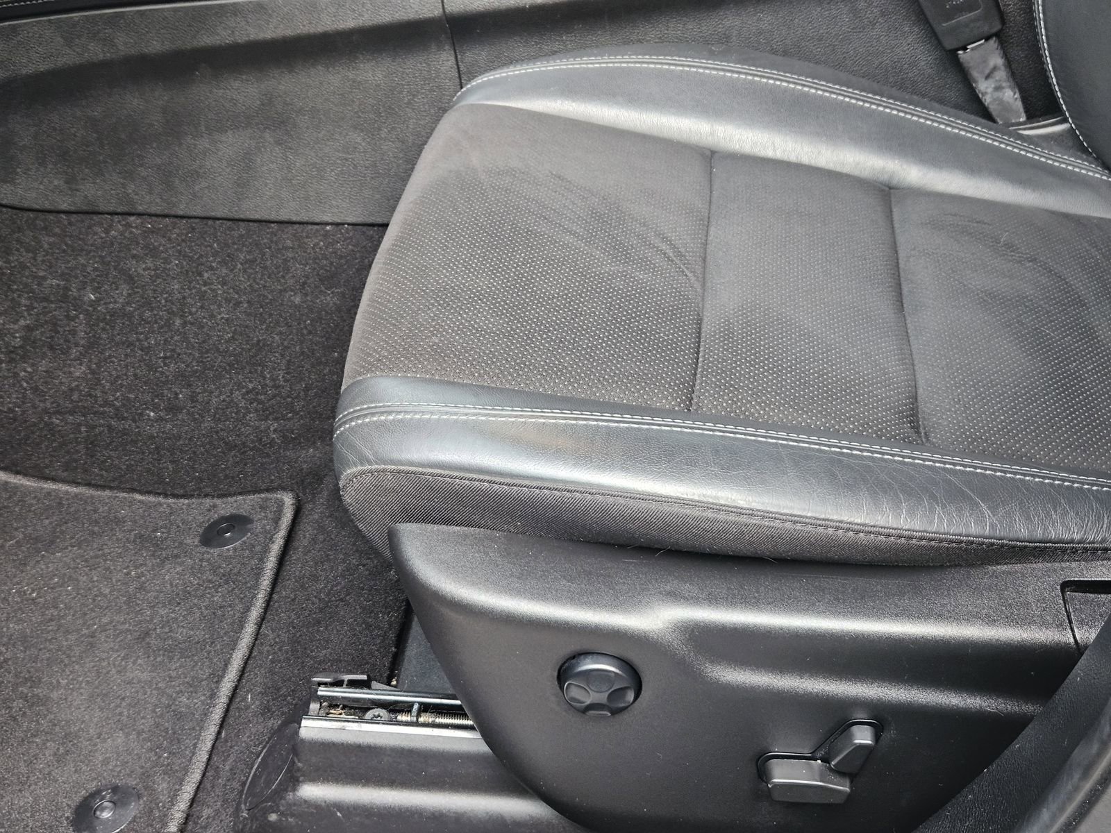 Used 2022 Dodge Durango GT RWD image 28