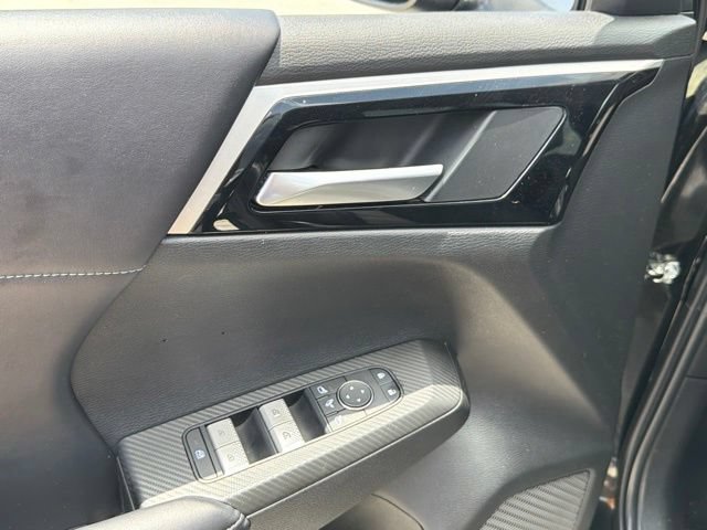Used 2023 Mitsubishi Outlander SE FWD image 19