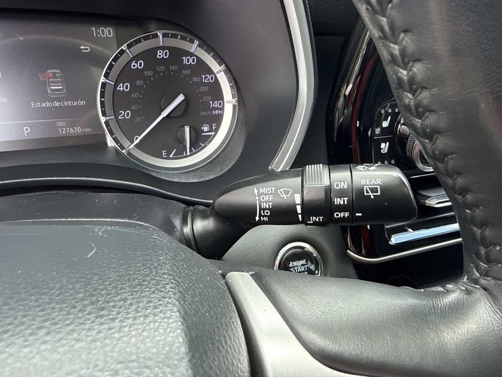 Used 2022 Toyota Highlander Limited FWD image 37