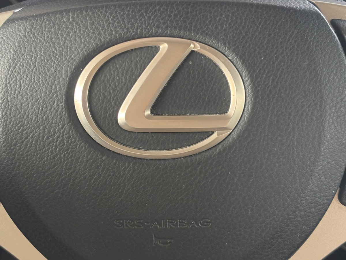 Used 2016 Lexus CT 200h w/ Seat Comfort Package FWD image 12