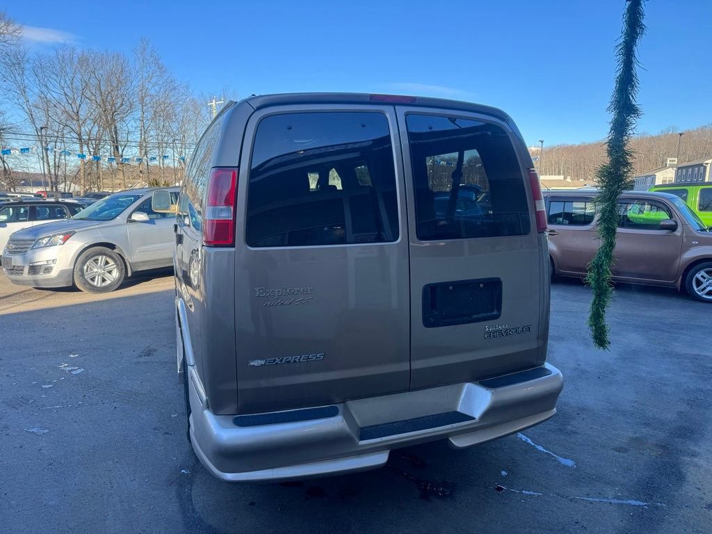 Used 2004 Chevrolet Express 1500 RWD image 7