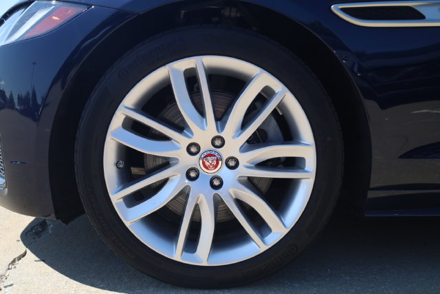 Used 2023 Jaguar XF R-Dynamic SE AWD/4WD image 8