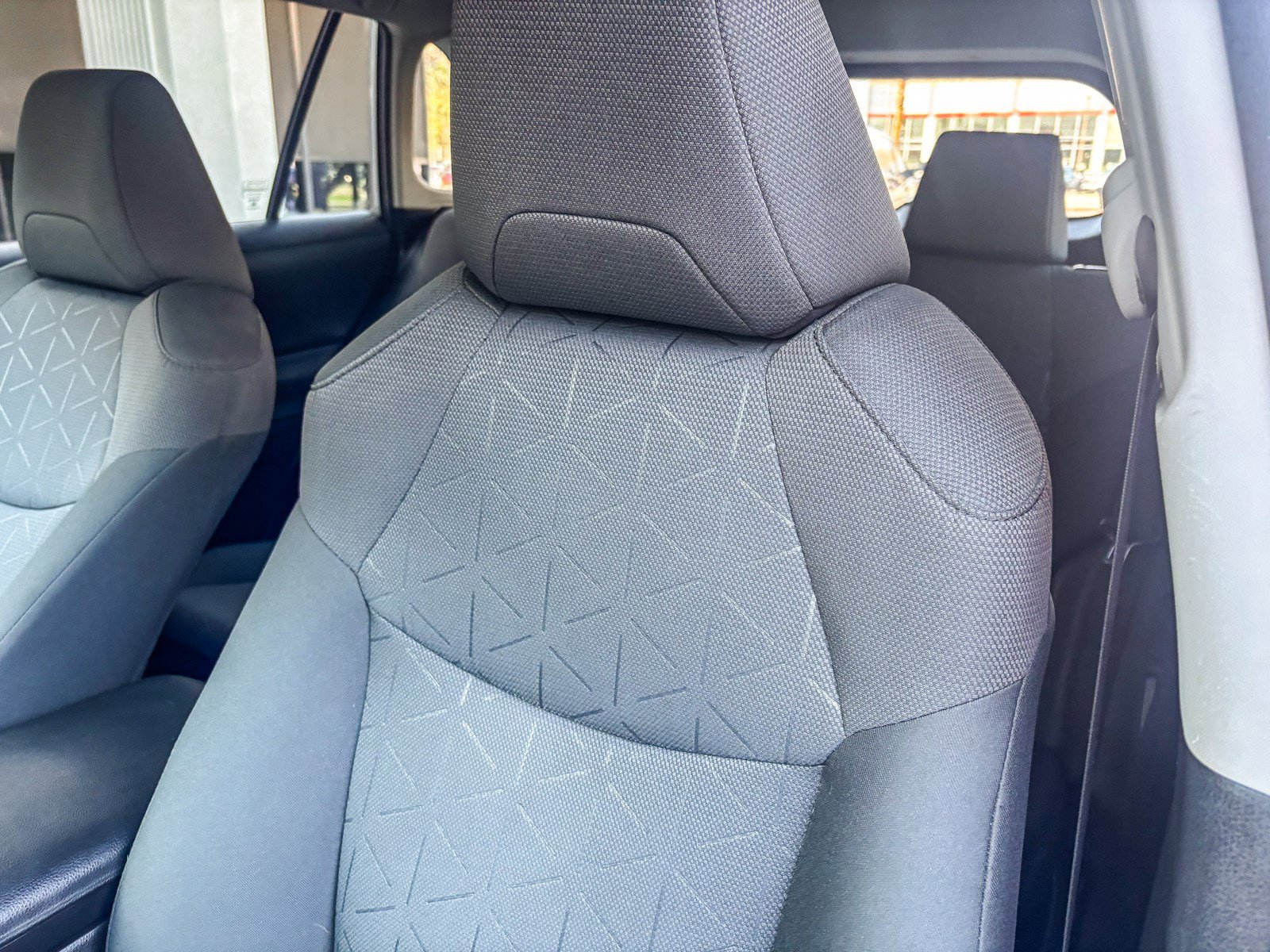 Used 2021 Toyota RAV4 XLE w/ Convenience Package image 24