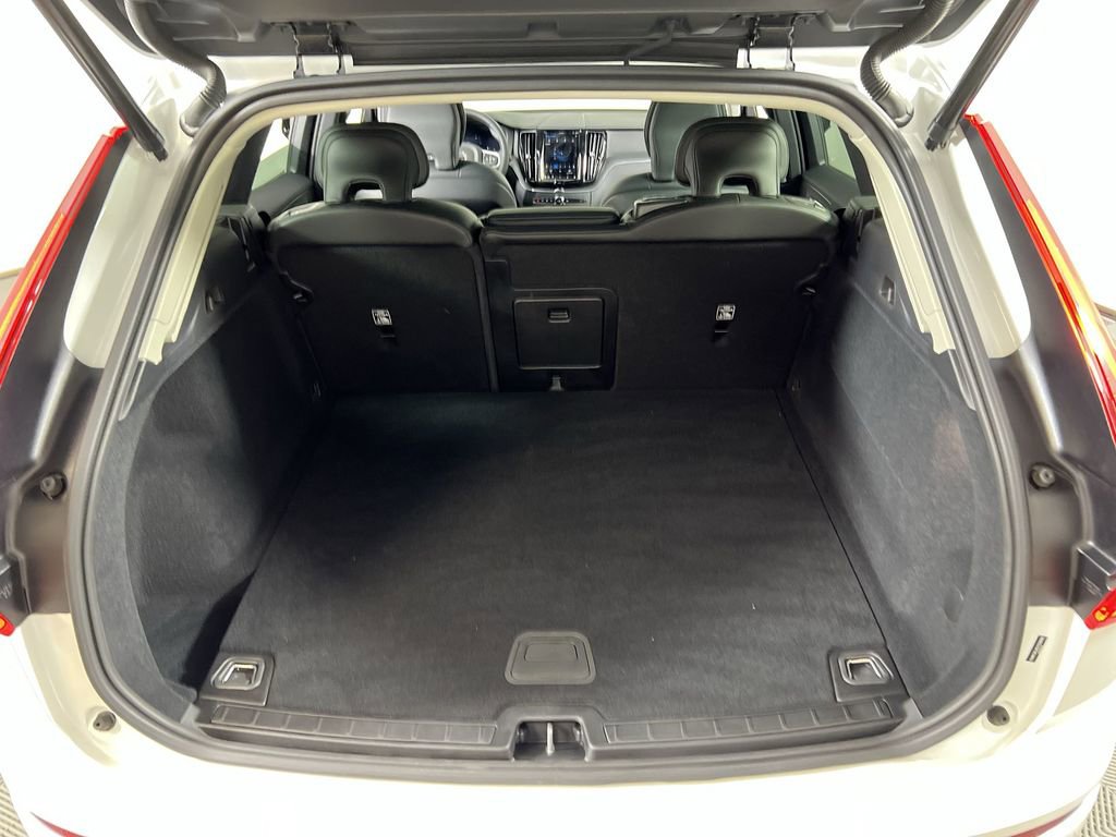 Certified 2025 Volvo XC60 B5 Core w/ Climate Package image 20