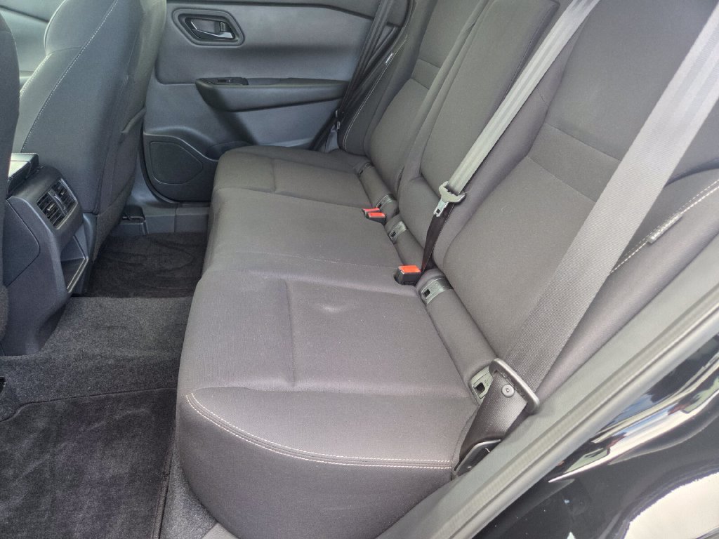 Used 2026 Nissan Rogue S FWD image 23