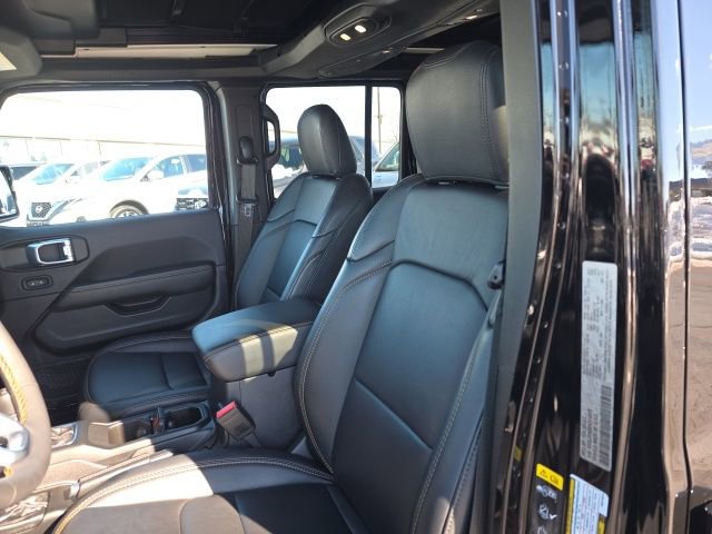 Used 2025 Jeep Wrangler Unlimited Sahara w/ Safety Group image 13