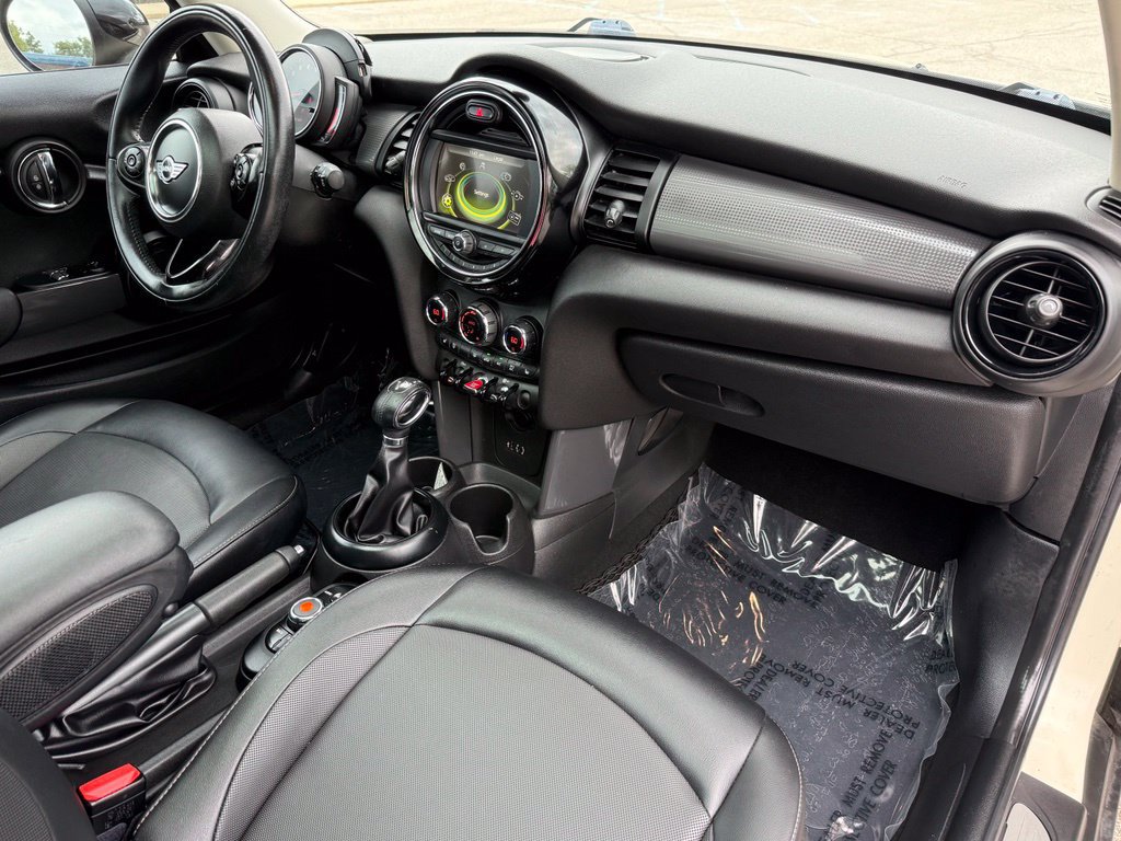 Used 2018 MINI Cooper 2-Door Hardtop FWD image 16