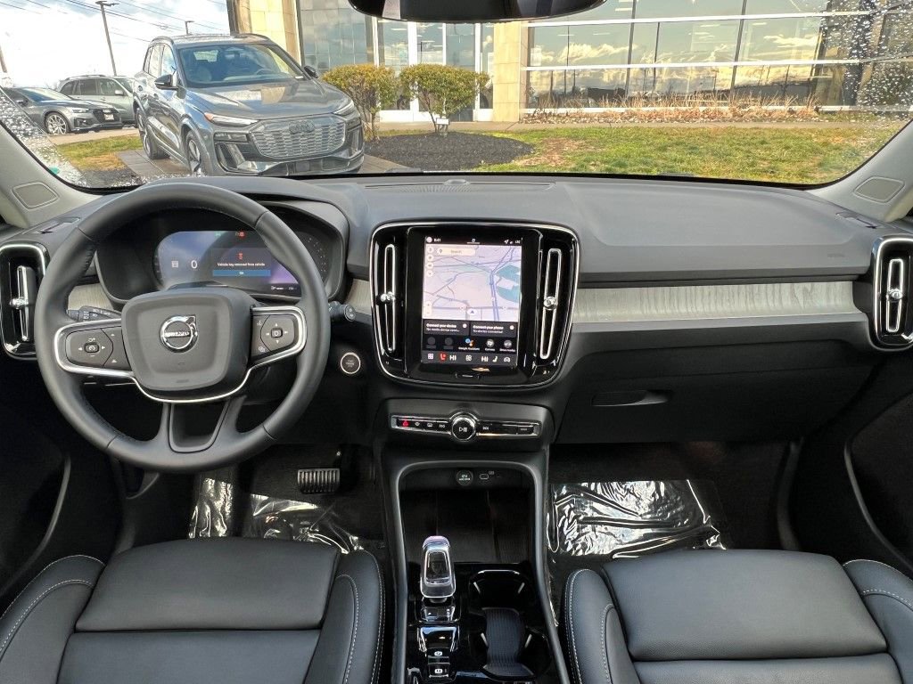 Used 2026 Volvo XC40 B5 Plus w/ Protection Package Premier AWD/4WD image 2