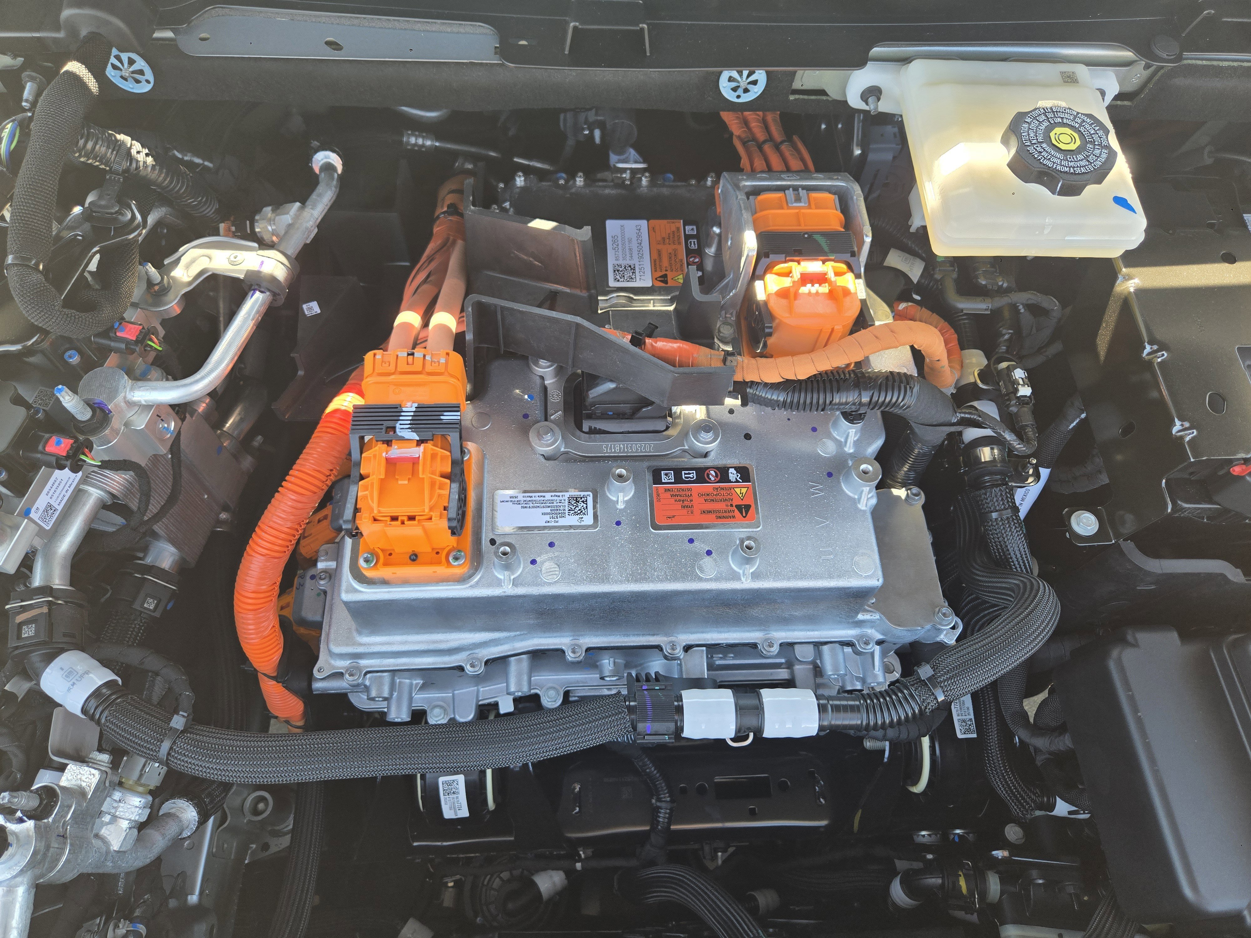 New 2025 Cadillac Optiq Luxury 2 image 21